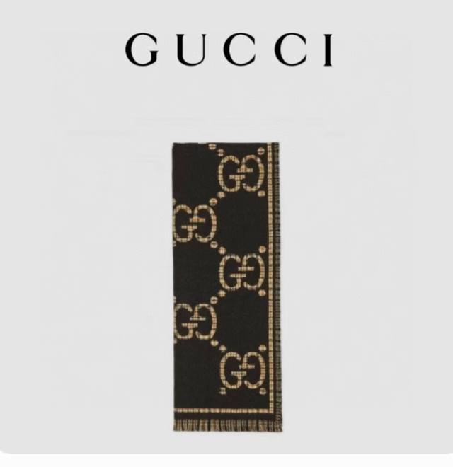 Gucci 古驰 Gg双面围巾，古奇专柜最新款双面围巾，断货王，一货难求，顶级品质，随意比对，配专柜礼盒包装。经典gg图案是品牌在30年代开始使用的标志性元素之