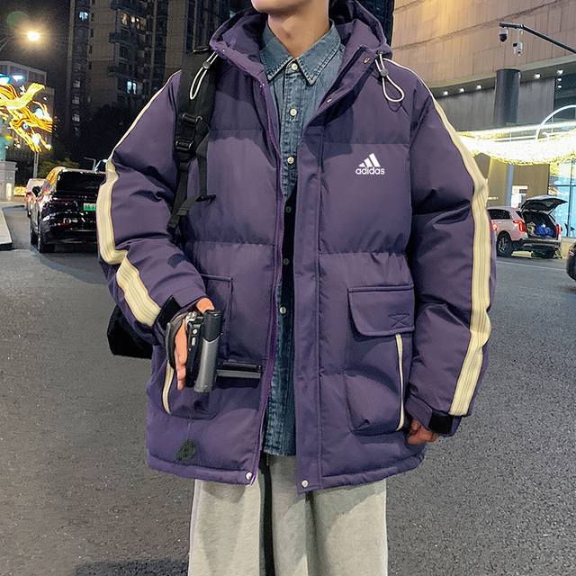 年冬季经典款款阿迪达斯adidas印花款连帽拼接棉服！23年专柜情侣款拉链拼接棉服外套 硬挺轮廓版型 上身有型 整体很显气质 ，单穿 叠穿 内搭外穿 都完美面料