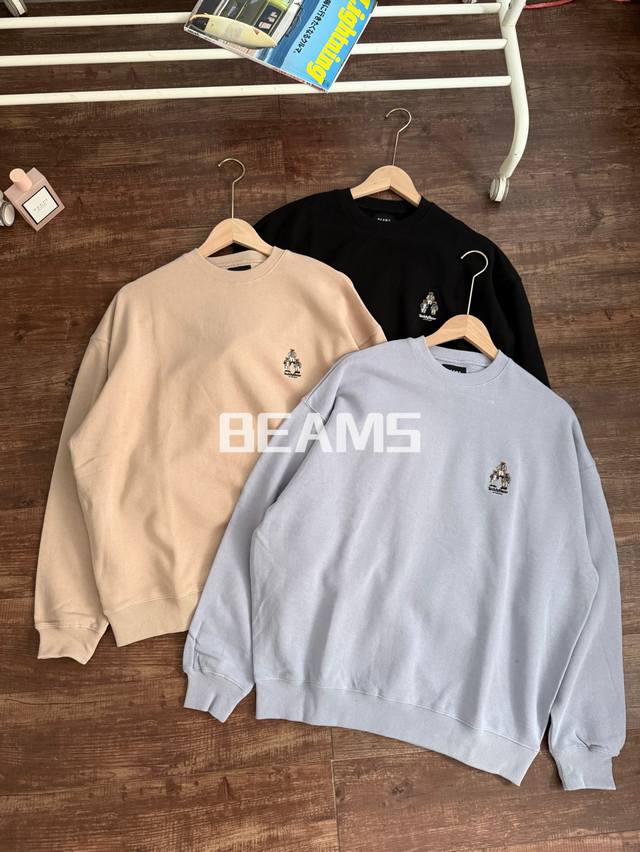 颜色：黑色，雾霾蓝，卡其 原单！日潮殿堂级品牌beams 24Ss 全棉毛圈宽松廓形刺绣泰迪熊圆领卫衣 ■设计 可爱的绅士泰迪小熊，非常受欢迎的系列。新推出的大