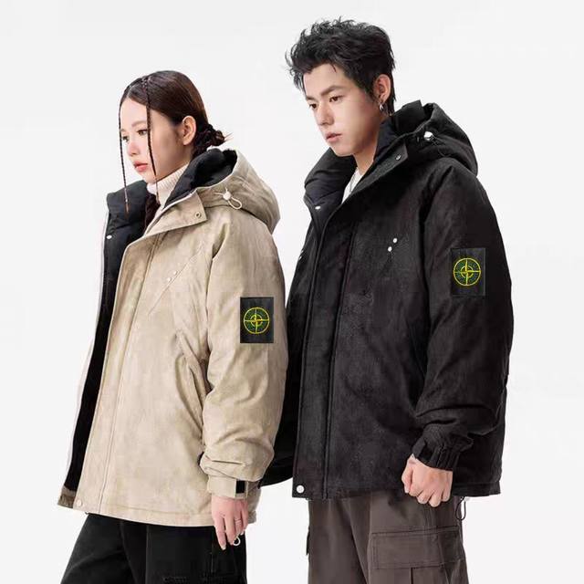 Stone Island 石头岛冬季机能方块袖章连帽冲锋衣棉服外套，定制涂鸦艺术面料，机能户外品牌石头岛又一新作 立领连帽冲锋衣棉服 宽松连帽版型 防风领口 风