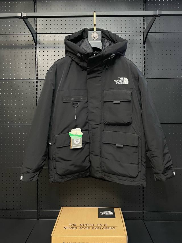 The North Face Tnf 北面 多口袋工装连帽羽绒服 可主推 尺码 S-Xxl 颜色：黑色 灰白色 石墨灰色 内填充：国标80白鹅绒 含绒量：80%