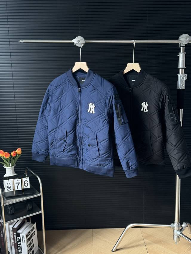 Mlb 洋基队 秋冬情侣款棒球服立领运动菱形格夹克小棉服外套 -颜色：黑色 藏青 -尺码：M L Xl Xxl -冬日好物推荐！菱形格设计，超重工！宽松版型立领