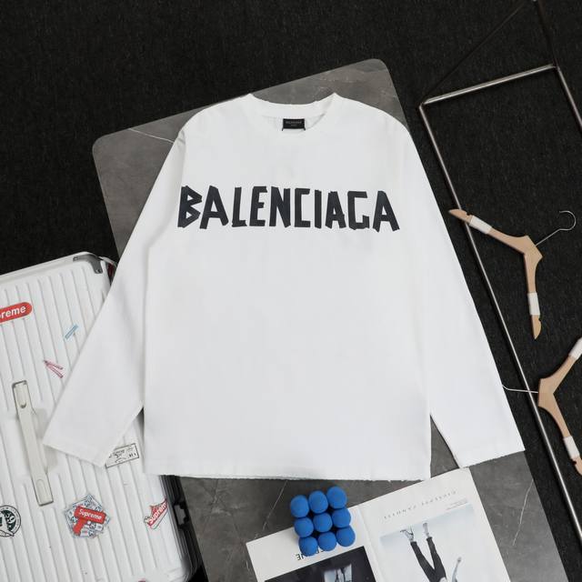 顶级复刻 高端定制 - Balenciaga 巴黎世家 新款胶带拉浆印花做旧破坏圆领长袖卫衣t恤 - 颜色：黑色 白色 - 购入原版开模打造，全套定制辅料，细节