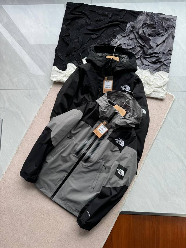 The North Face 北面最美绝绝子三合一 拼色冲锋衣 高工艺刺绣标+ 75D双经双纬银狐绒内胆 男女同款 硬货！高版本！北面三合一north Face