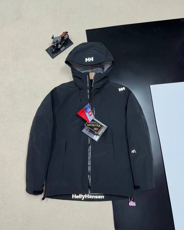 顶级原版 Helly Hansen海丽汉森户外登山防寒防风三合一羽绒服 Hh冲锋衣两件套夹克外套，搭载专业防泼水面料得北欧品牌，设计线条简约流畅，机能型格尽显，