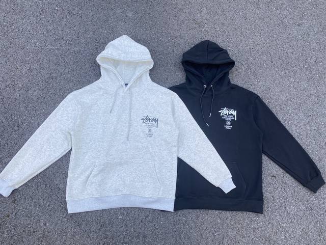 Stussy 斯图西美式潮牌宽松版型秋冬加绒连帽卫衣 24Ss新款世界巡游城市限定字母logo后背涂鸦印花 男女同款 独家定制重磅原版 420G纯棉银狐绒面料