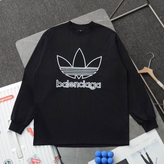 顶级复刻 高端定制 - Balenciaga 巴黎世家 阿迪联名新款三叶草刺绣logo长袖卫衣t恤 - 款号：63B22 - 颜色：黑色 - 购入原版开模打造，