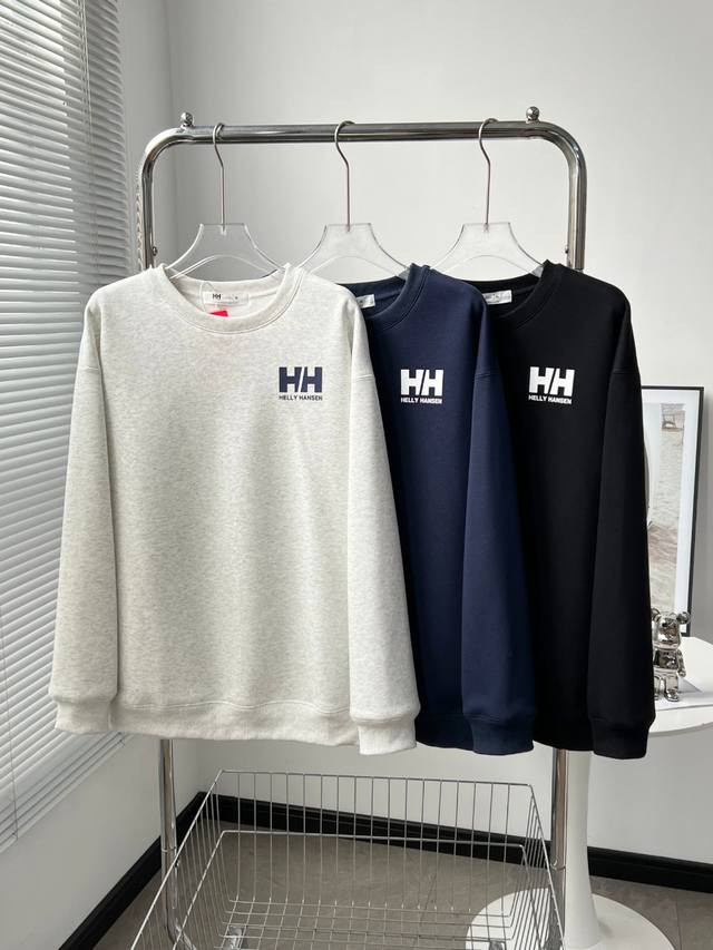 加绒 Helly Hansen 哈哈 Hh 海丽汉森前后印花加绒圆领卫衣 3个颜色搭配出时尚感 简约大气的剪裁 包容任何身形 定制定染的纯棉面料上身挺括有型 都