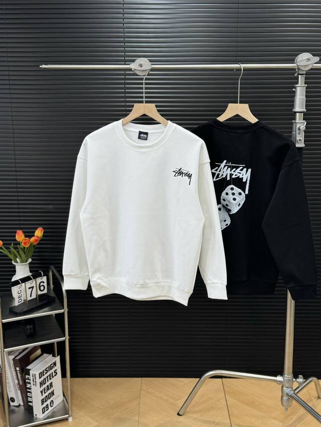 Stussy 斯图西 秋冬季经典基础骰子印花男女情侣圆领卫衣 -颜色：黑色 白色 -尺码：M L Xl 2Xl 3Xl 高品质360克高克重纯棉，亲肤透气不起球