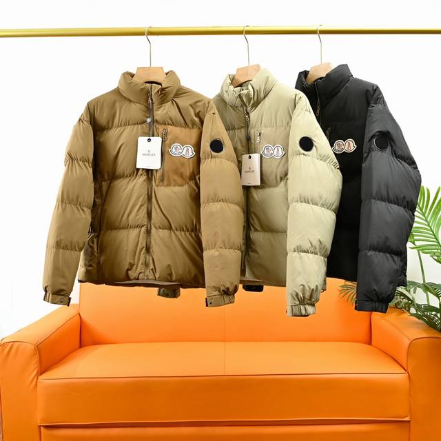 Moncler 蒙口24Ss秋冬新款男士双标立领棉服外套！ 贸易公司渠道订单，海外精品限定，独家业内首发，纯正血统品质，这款棉服夹克采用独特的混纺客供材质面料打