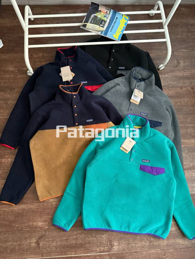 颜色：灰色 藏青拼卡其 水绿色 黑色 藏青拼红色 尺码：S到xl Patagonia巴塔哥尼亚重磅520克加厚中间层户外synch Snap-T限定配色摇粒绒抓