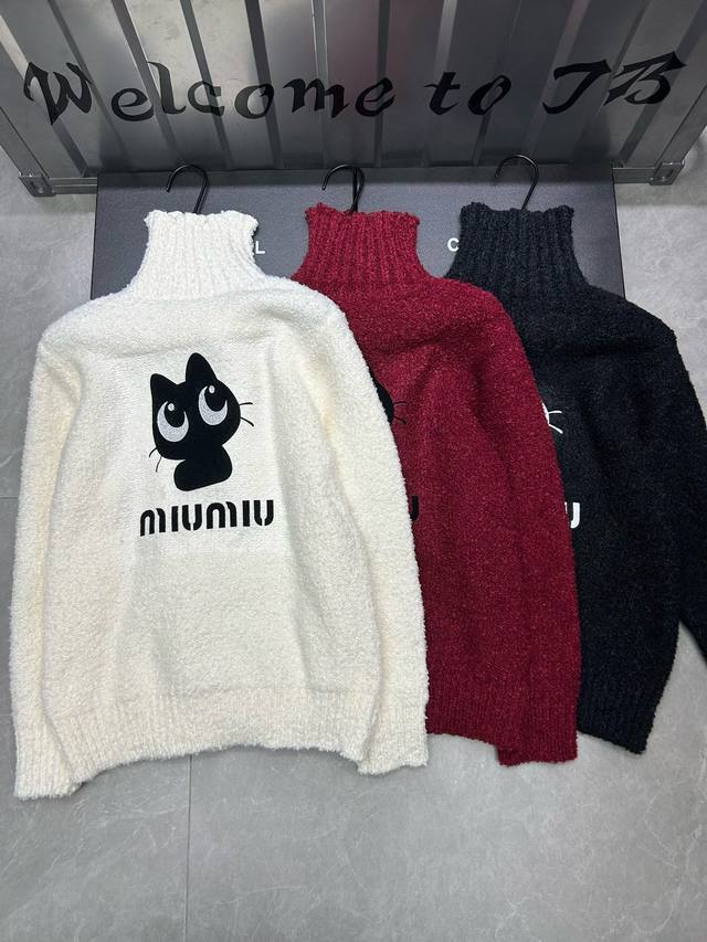 Miumiu缪缪字母猫猫颗粒绒高领长袖针织毛衣 款号：246701 75 颜色：白色 红色 黑色 尺码：均码 80-125斤