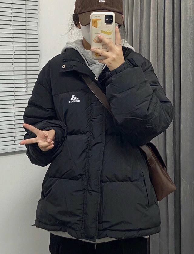 Adidas 阿迪经典柜子款情立领羽绒棉情侣棉服面包服 -小红书推荐潮人必备单品，冬天无所畏惧！ -立体裁剪，辑格缝线，饱满不起皱！ -重工手塞棉工艺，蓬松度贼