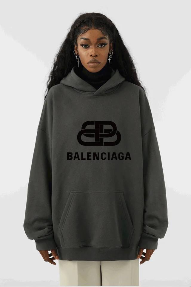 Balenciaga巴黎世家大锁扣经典秋季连帽卫衣 甄选新疆华棉面料 手感软糯细腻 上身充满质感 非常轻便舒适运动宽松版型不紧身 轻松驾驭无压力 全衣平车走线