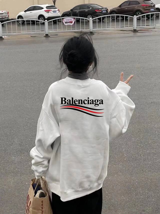 Balenciaga巴黎世家可乐波浪秋季圆领卫衣 甄选新疆华棉面料 柔软舒适 超级舒适 手感软糯细腻 高克重 上身充满质感 非常轻便舒适 运动宽松版型不紧身 轻