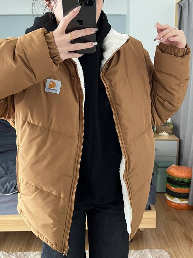 Carhartt Wip卡哈特美式复古logo立领双面穿保暖防寒羽绒服男女款 80%羽绒填充，保暖性很ok！上身轻盈，无负担，不臃肿。Loose Fit版型，适