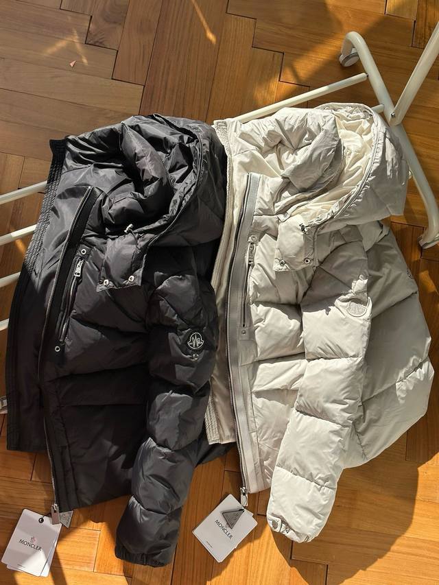 供 蒙口moncler Genius1017 联名款 双铆钉袖标 连帽羽绒服 男女同款 黑色 石灰白 S Xl 代购在售16000，终极联名系列，顶级原标，区别