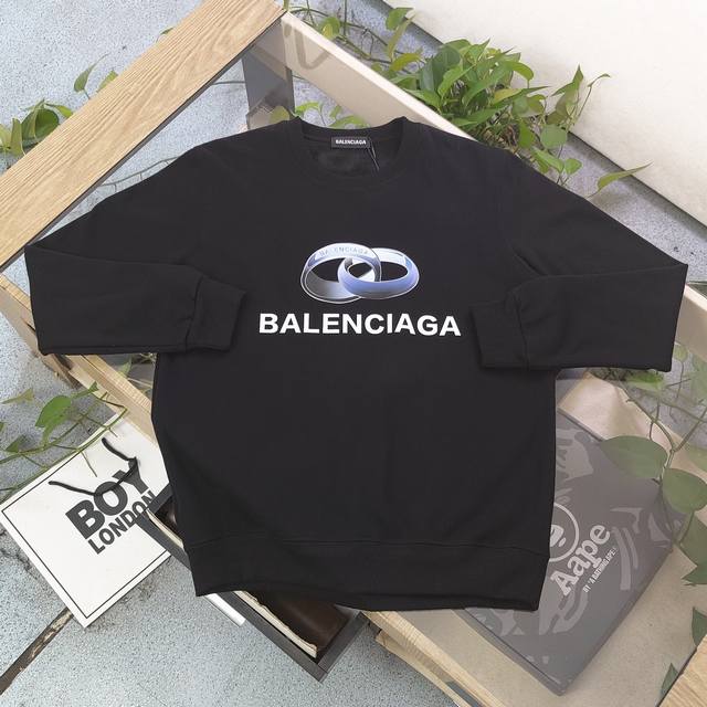 上新 款号：Txe90 2024秋冬新款balenciaga巴黎世家指环戒指字母图案logo印花休闲情侣高圆领加绒卫衣，小红书爆款，面料高版本高品质，网红明星同