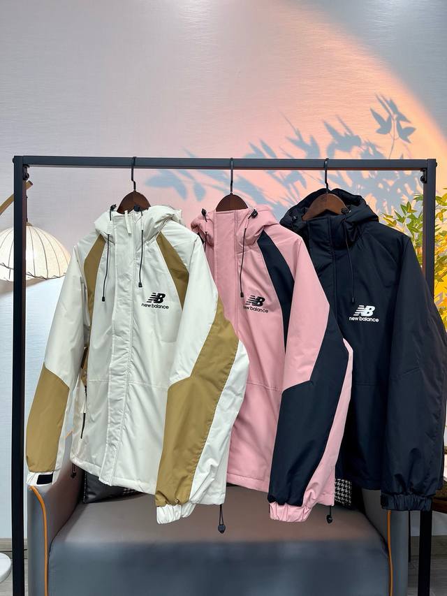 Nb户外防水拼接棉服 New Balance新百伦nb户外防水拼接棉服棉衣面包服，经典大方百搭，版型宽松，超级耐看超级厚实的炸街棉服，抗风保暖又好看，三色都超级