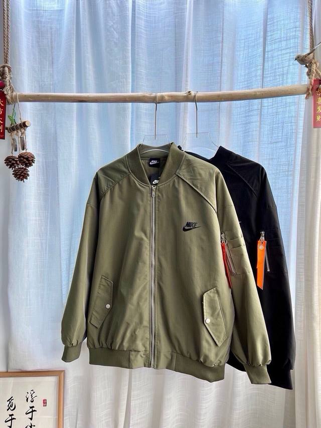 耐克飞行服夹克外套 耐克nike飞行服棒球服外套夹克，宽松显瘦，高品质，穿着方便，Wang炸绝绝子，春季极品 显瘦遮肉 Jue对的好穿第一名 舒适有型 宽松版型