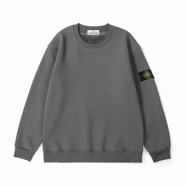 供 Stone Island石头岛经典徽章水貂绒圆领卫衣 水洗 主标 辅料齐全 定制品牌徽章 纽扣全部开模 甄选高克重水貂绒面料 防风保暖 同缸定染特种加粗32