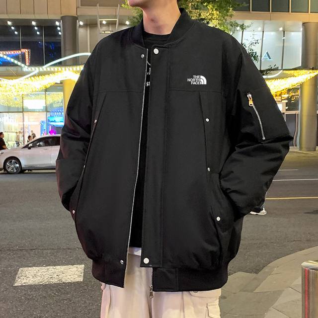 夹棉加厚 The North Face 北面海外代购飞行服，休闲棒球服外套，男女同款 潮流单品，松垮版型杠杠的潮流感，不挑身材，柔软舒适的料子，经过多次设计和改