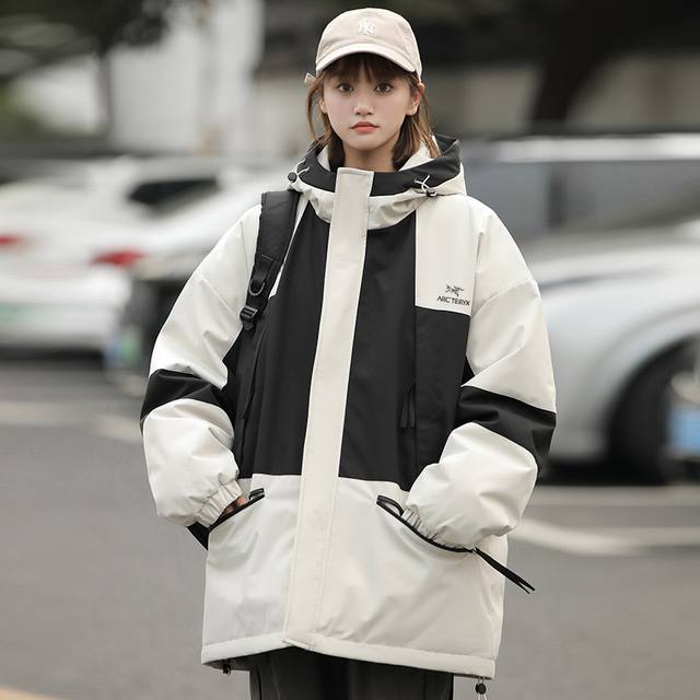 Arc'Teryx 始祖鸟海外专柜款羽绒棉服登山服，工装拼接连帽棉衣，男女同款 , . 独家爆款，冬季衣橱必备的一款人气棉衣， 上身超级好看！ 纯天然手塞羽绒棉