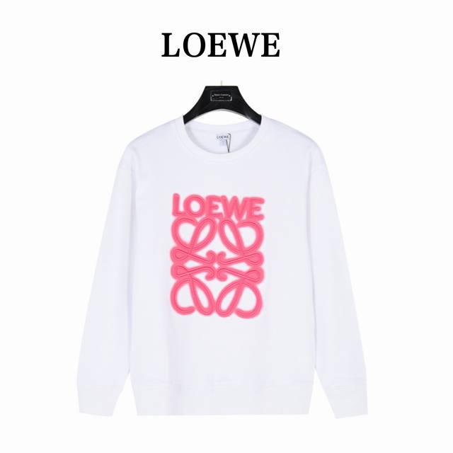 Loewe 罗意威 霓虹刺绣荧光粉圆领卫衣 Logo精致升级，灵感源自八十年代复古原版面料 官方同款手感非常舒服春夏最新砖柜同步 时尚又个性 超级百搭好看的一款