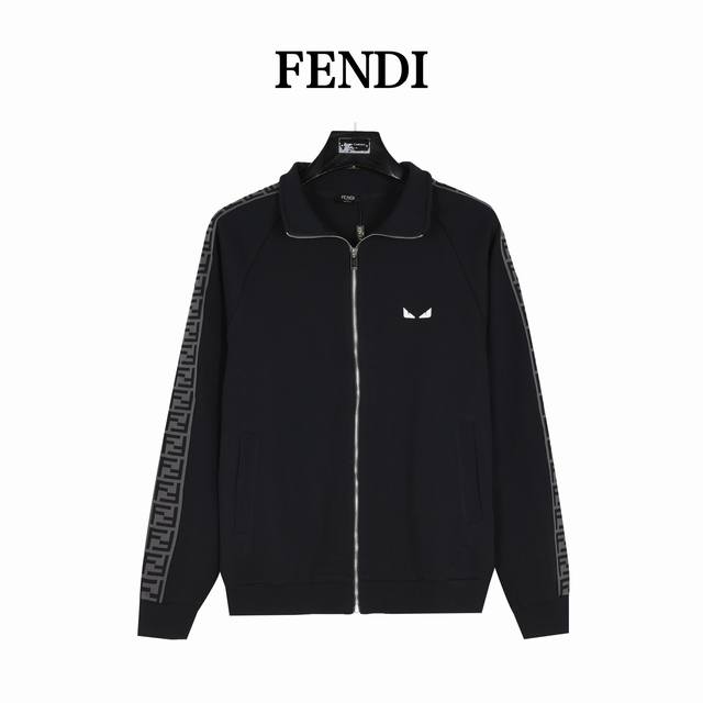 Fendi 芬迪 24Fw 小眼镜刺绣双f织带套装外套 Fd经典元素，上身休闲舒适，衣身同色无色差，工费昂贵。 前胸口处犀利小眼睛刺绣+衣袖双f织带搭配，非常醒