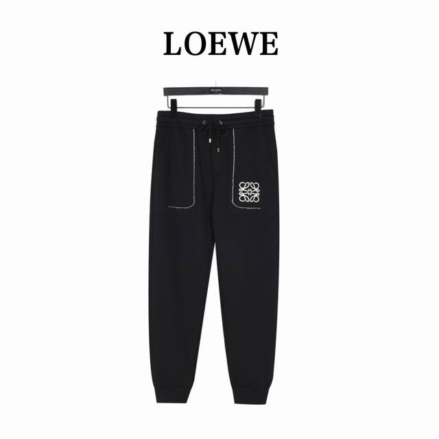 Loewe 罗意威 24Fw 刺绣徽标logo加绒长裤 面料采用500克华棉面料，订染颜色后整蚀毛处理，对照原版做丝滑超柔处理， 布面肌理股线清晰明显，垂感一级