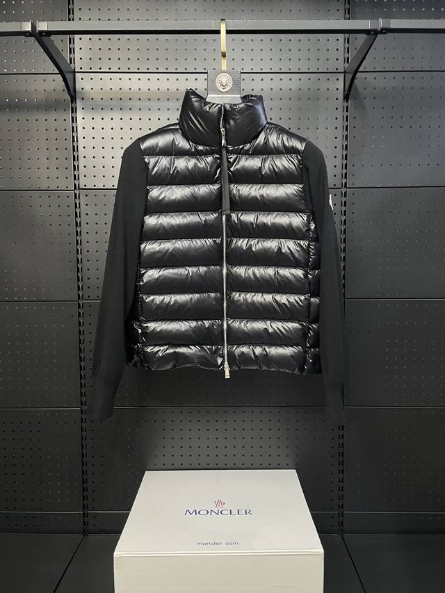 Moncler｜盟可睐 蒙口 针织拼接立领薄款｜羽绒服 颜色：白色、浅粉色、黑色、 尺码：S、M、L、 冬天的内搭神器