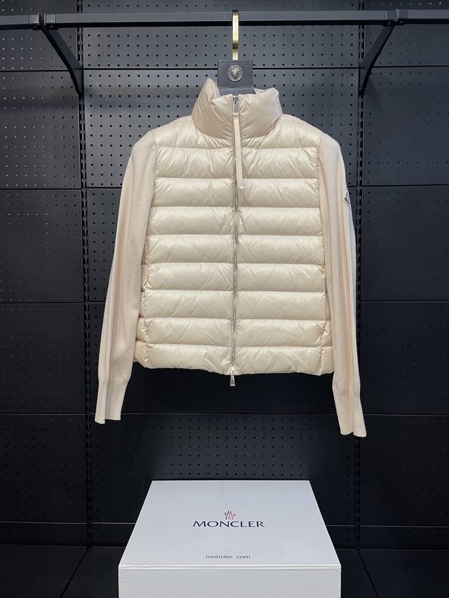 Moncler｜盟可睐 蒙口 针织拼接立领薄款｜羽绒服 颜色：白色、浅粉色、黑色、 尺码：S、M、L、 冬天的内搭神器