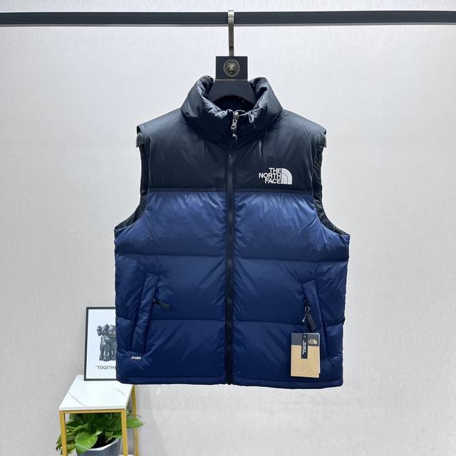 The North Face｜北面nuptse 1996 经典款羽绒马甲 北面马甲 The North Face“的字面含义为山的最寒冷、最艰难一面。它也是th