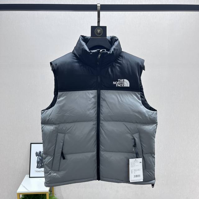 The North Face｜北面nuptse 1996 经典款羽绒马甲 北面马甲 The North Face“的字面含义为山的最寒冷、最艰难一面。它也是th