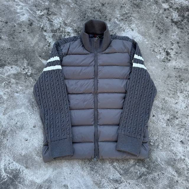 款号：H676 Moncler & 蒙口 Fw24 最新立领针织拼接羽绒服 整套内衬 防风保暖 支持nfc芯片弹窗 配无纺布包装 原版1:1订制五金配件全进口原