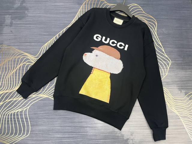 Gucci 定制420克全棉面料 官方同款 圆领 时尚又个性 超级百搭好看的一款 吊牌 领标 水洗麦 三标齐全 颜色：黑色 纯白色 尺码：S-Xl