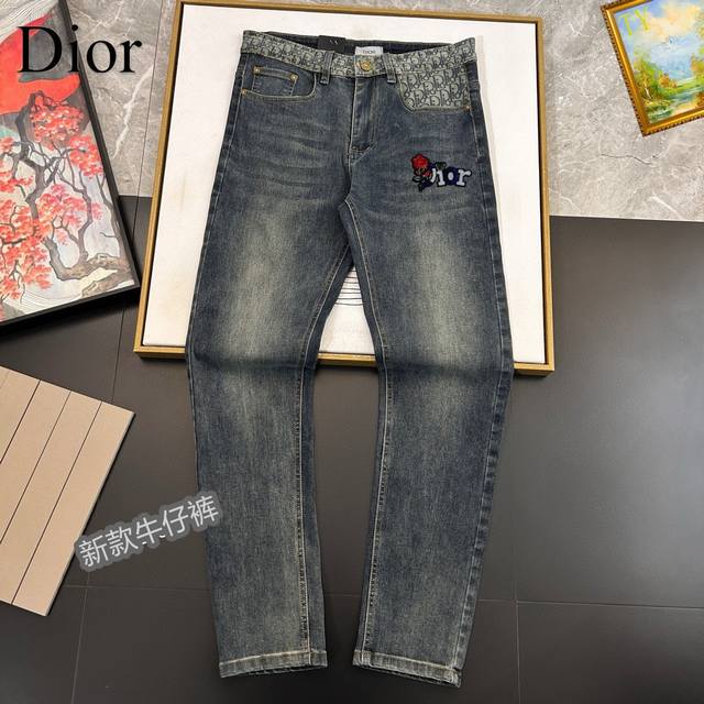 Dior 24Fw春夏新款男士休闲牛仔裤，顶级品质！渠道订单，官网同步出售！！原厂订制牛仔全棉材质！适合休闲 正装各种搭配 日常通勤的极品！！尺码：29-38