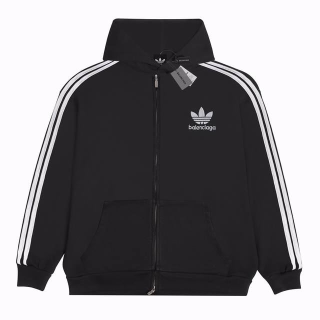 款号：2157 Balenciaga巴黎世家 X Adidas联名款logo刺绣拉链连帽卫衣 黑色 男女同款 尺码：Xs. S. M. L 刺绣：直线挺直，曲线