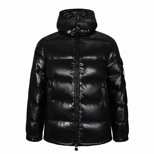 官网1:1原单品质 Moncler 23Fw 经典玛雅漆面羽绒服 原15,650购入，蒙口经典maya系列，苏州吴江区盛泽镇给波司登代工面料厂供应，光泽度和支援