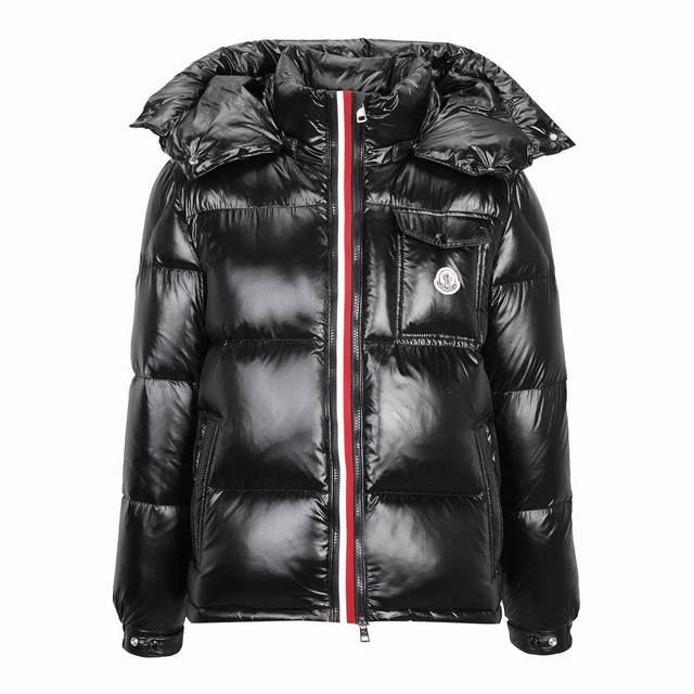 官网1:1原单品质 Moncler 24Fw 织带漆面羽绒服 原16,750购入，蒙口经典彩条织带系列，苏州吴江区盛泽镇给波司登代工面料厂供应，光泽度和支援数密