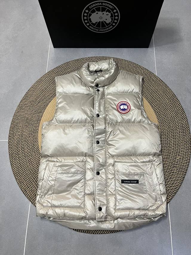 石灰 Canada Goose 大鹅10款马甲羽绒服 顶级版本 经典款 Xs- Xxl码数 批发价格优势