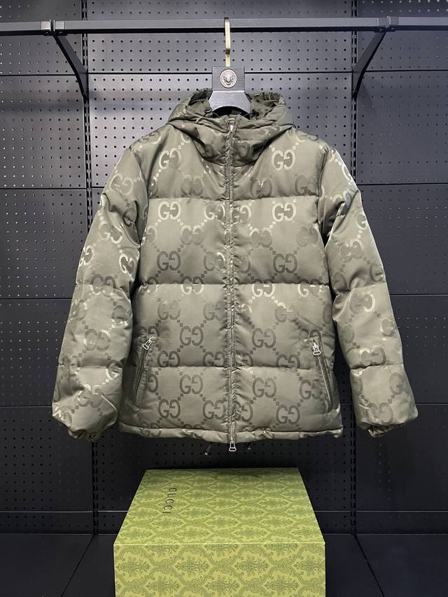 Gucci 古驰ss23 官网限定大双g提花连帽羽绒服 面料：定做原版一致客供尼龙提花面料 增加三防工艺 防风 防水 防尘 双层胆布 绝不跑绒 正品级 填充：填