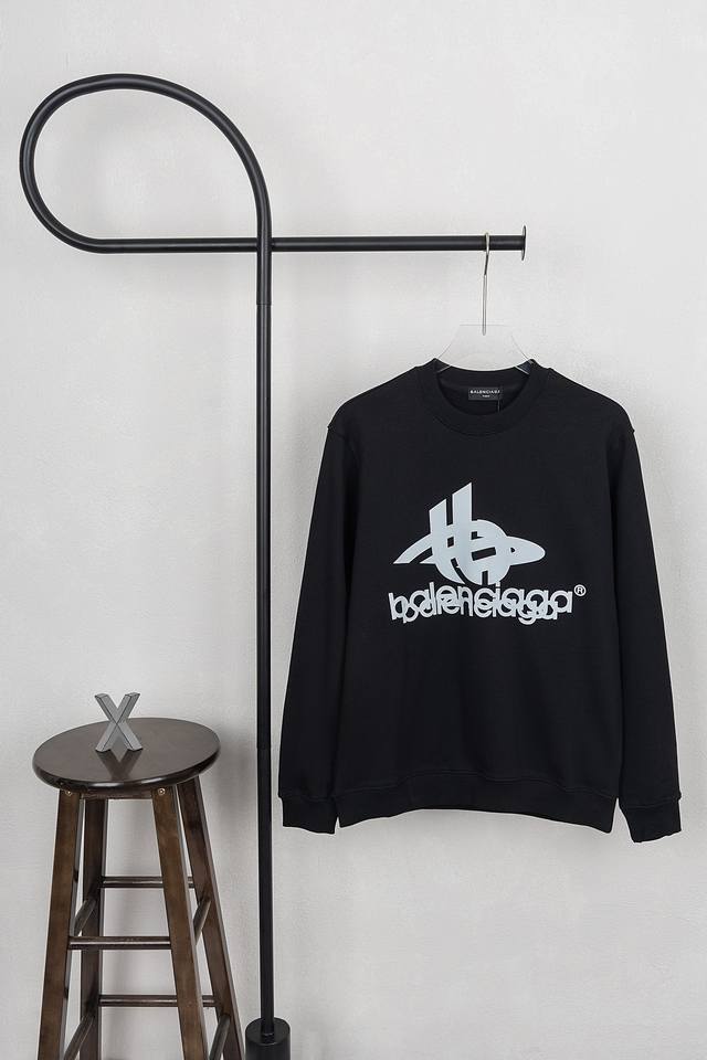 款号xb017 Balenciaga 巴黎重影字母印花圆领卫衣 黑白双色 面料采用400克毛圈高克重95棉5氢纶1×1双纱洗一辈子都不会变形的 男女同款 官网细