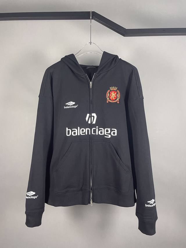 Balenciaga 巴黎世家soccer系列 Ss24字母数字印花拉链长袖卫衣 工艺介绍：采用田岛万针5小刺绣，过水洗柔软效果 全部原版开发 全套logo五