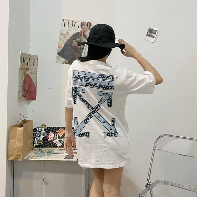 价钱： 型号：6107 码数：M L Xl Xxl 颜色：黑色、白色