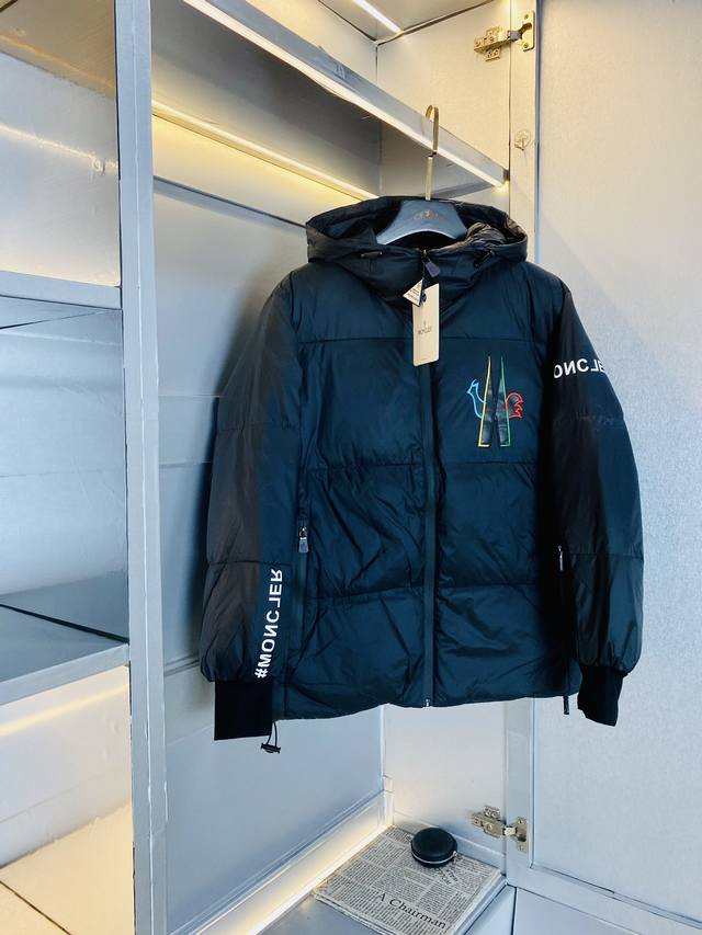 官网原单货 可穿200斤蒙口moncler 2024冬款！新款加厚款羽绒服90绒 高版本高品质 原版面料网红明星同款 开模定制五金辅料 感非常舒服 超级百搭好看