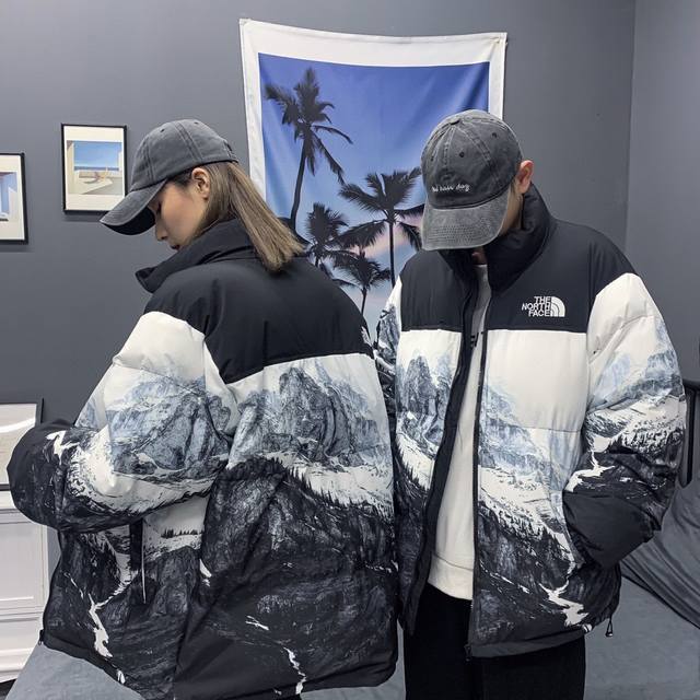 北面日系the North Facesupreme联名款雪山三代系列羽绒棉服 防风面料 内胆手塞冲棉！拉链原标口袋。男女同款 内里 线距 门筒 用料 里料 织带