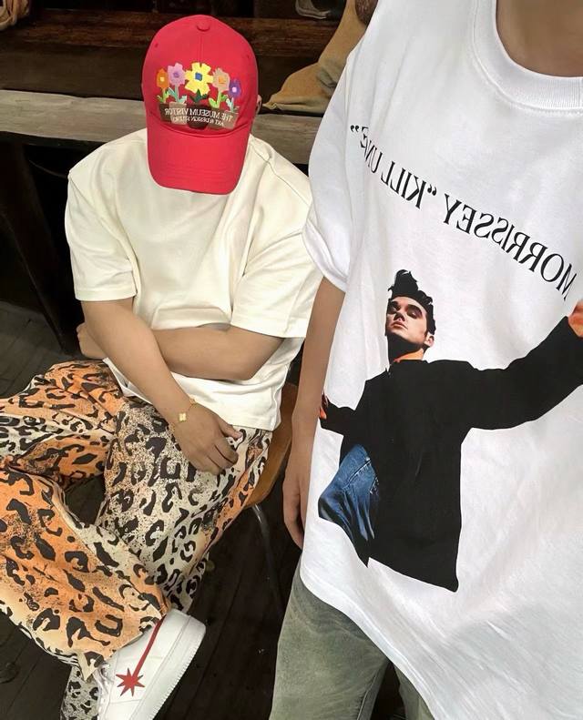 Stussy Ss23 Wordwild 斯图西重磅直筒印花扎染豹纹王嘉尔同款牛仔裤 男女同款 Stüssy的作品深受冲浪文化和沙滩服饰的影响，并在之后成为了席