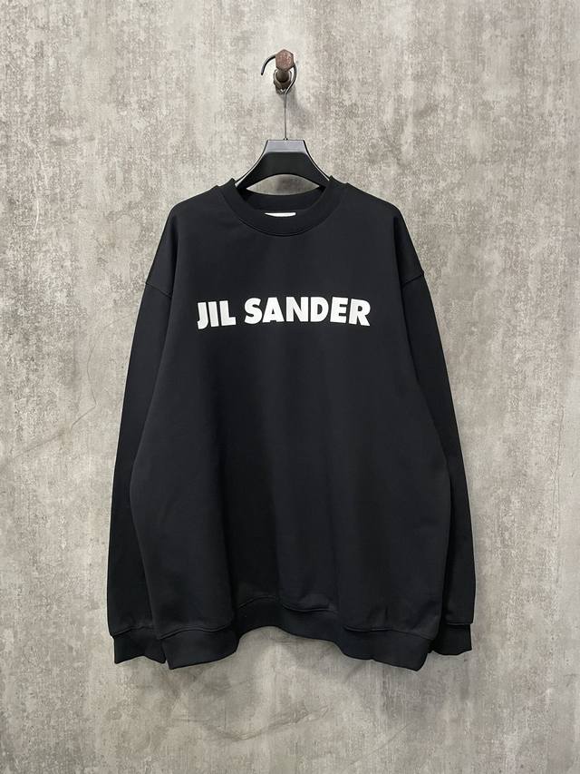 Jil Sander 吉尔 桑德 24Ss 经典logo厚板胶印花圆领套头卫衣 面料定制100%棉 双股ad毛圈大卫衣 克重400G 搭配同缸定染2*2罗纹 克