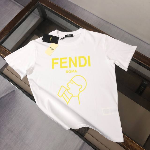 Fendi 芬迪 2024最新款情侣款圆领短袖 情侣t恤 春夏新品 高品质 胸前标识字母logo印花工艺！时尚百搭潮款 定制进口面料 ！穿着舒适 透气 时尚不失